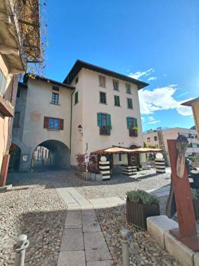 Appartamento con 6 locali in vendita in Via San Giovanni, Edolo