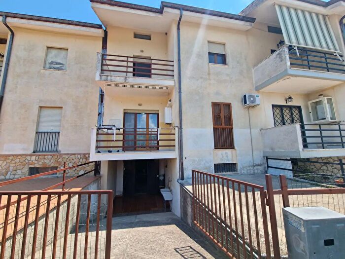 Appartamento quadrilocale in vendita in Via Alessandro Magno, Rende