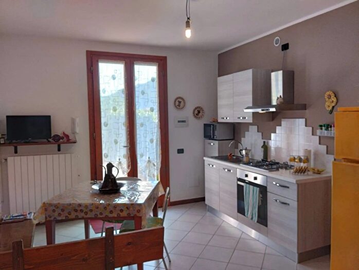 Appartamento bilocale in vendita in Via Papa Giovanni XXIIISolto Collina, Solto Collina