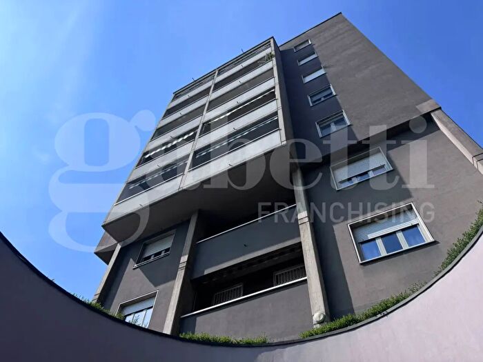 Appartamento quadrilocale in vendita in Via Esopo, Milano