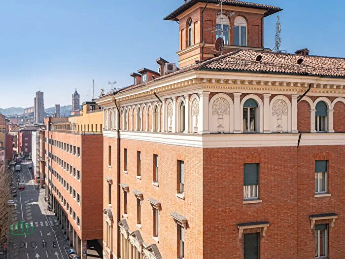 Appartamento quadrilocale in vendita in AdZe Via Alessandrini, Bologna