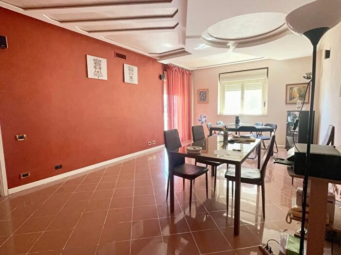 Appartamento con 7 locali in vendita in Via Firenze, Pachino