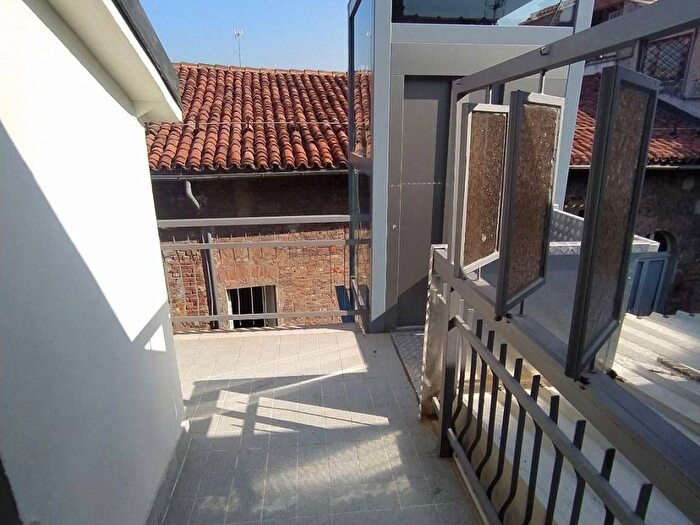 Casa bilocale in affitto in Piazza Battuti Rossi, Centro, Fossano