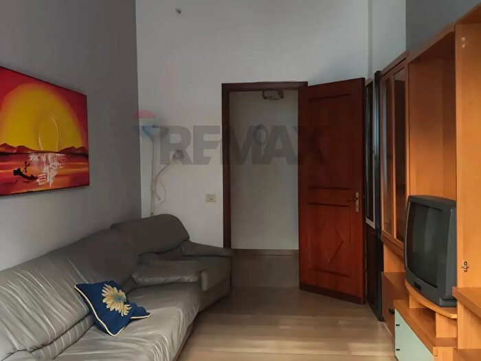 Appartamento trilocale in affitto in Via Giovanni Boccaccio, Paterno