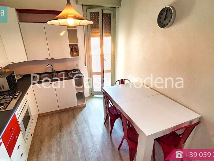 Appartamento quadrilocale in affitto in Strada Canaletto Sud, Modena
