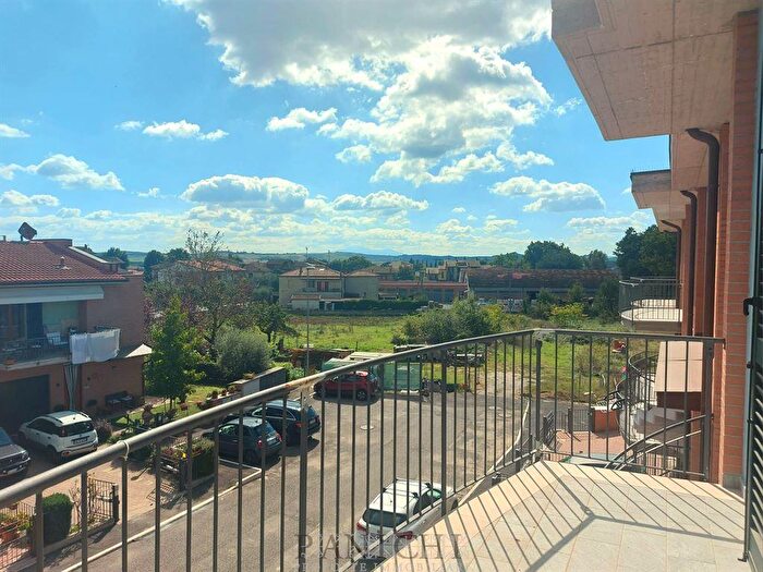 Appartamento quadrilocale in vendita in Via aCTolomei, Asciano