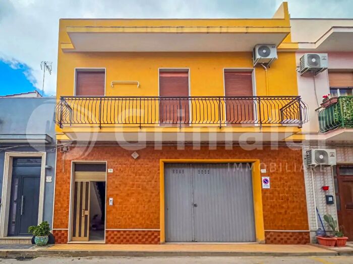 Casa quadrilocale in vendita in Avola