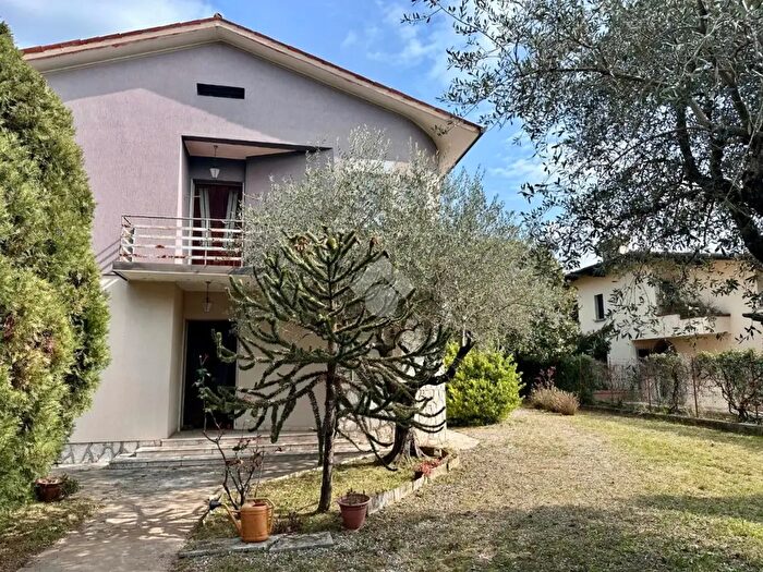 Casa con 9 locali in vendita in Via Motton, Bassano Del Grappa