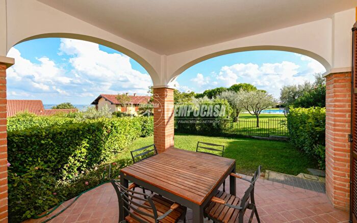 Appartamento bilocale in vendita in Via Cabasse B, Padenghe Sul Garda