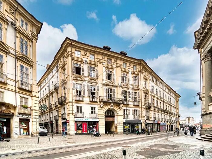 Appartamento trilocale in vendita in Via Milano, Torino