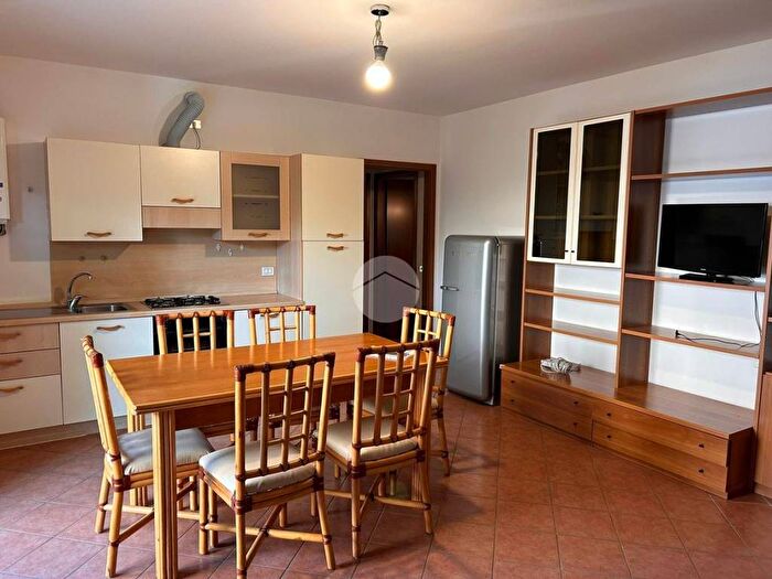 Appartamento bilocale in affitto in APPARTAMENTO VIA MONTESUELLO, Entroterra, Desenzano del Garda