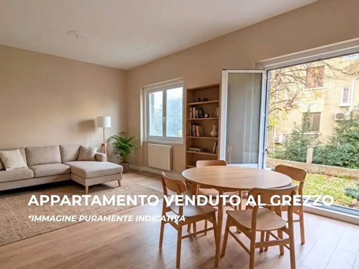 Appartamento con 5 locali in vendita in Vicolo Ospedale Militare, Trieste