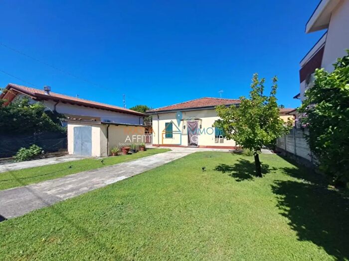 Casa con 5 locali in vendita in Via Ricortola, Massa