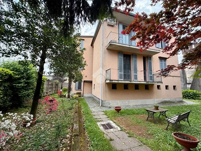 Appartamento bilocale in vendita in Via della Taccona, Monza