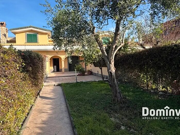 Casa quadrilocale in vendita in Via Palombarese, Guidonia Montecelio