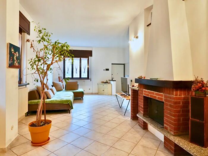 Casa con 5 locali in vendita in Via Valleambrosia, Rozzano