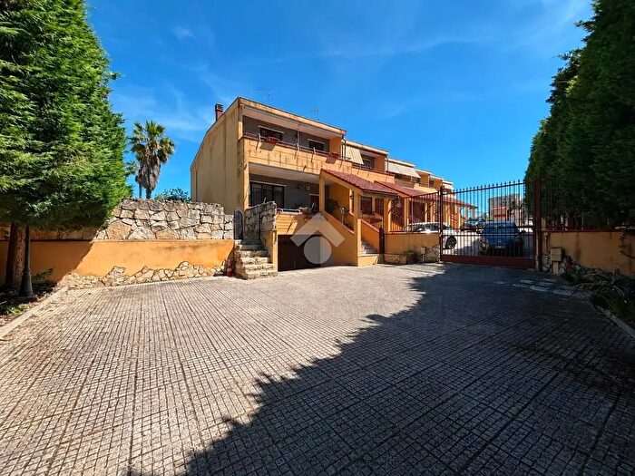Casa quadrilocale in vendita in Via Alassio, Cerignola