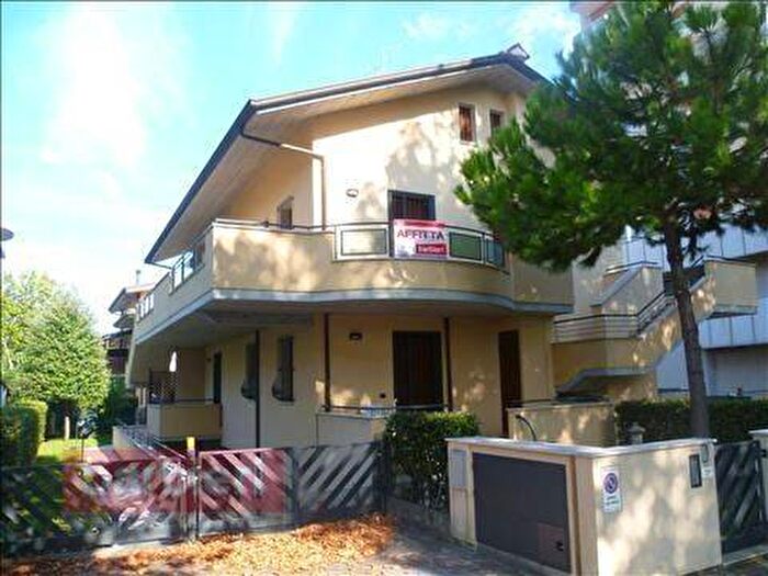 Appartamento trilocale in affitto in Via Volturno, Centro, Cervia