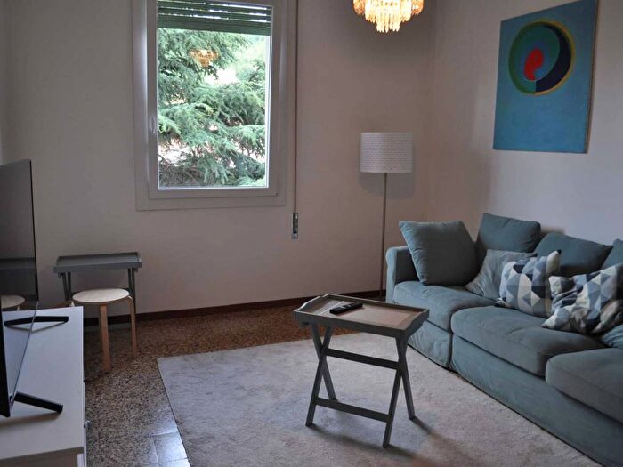 Appartamento trilocale in affitto in Via Arturo Toscanini, Colli San Mamolo, Bologna