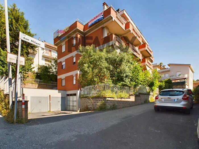 Appartamento trilocale in vendita in Campagnano Di Roma