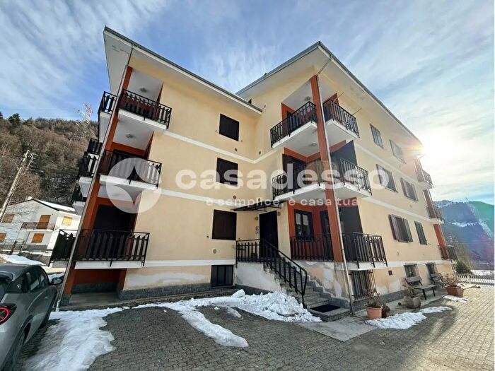 Appartamento trilocale in vendita in Borgata Bordone, Valprato Soana