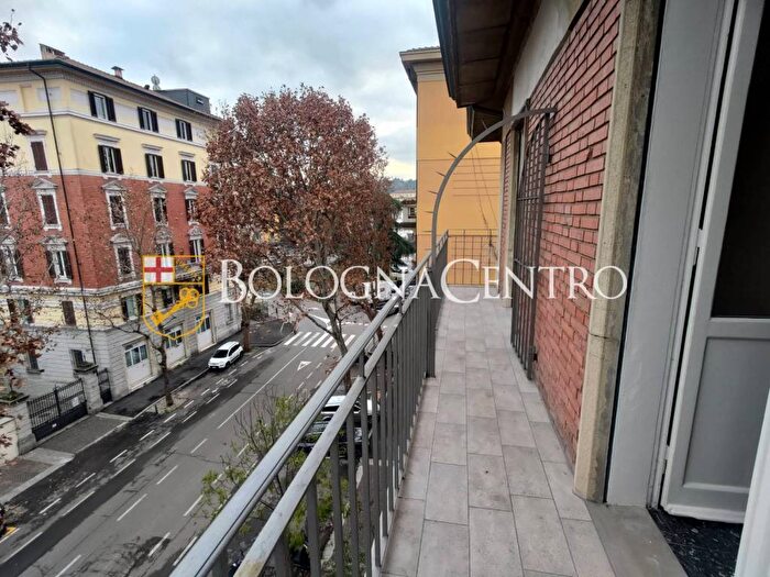 Appartamento con 6 locali in affitto in Via Laura Bassi Veratti, Murri, Bologna