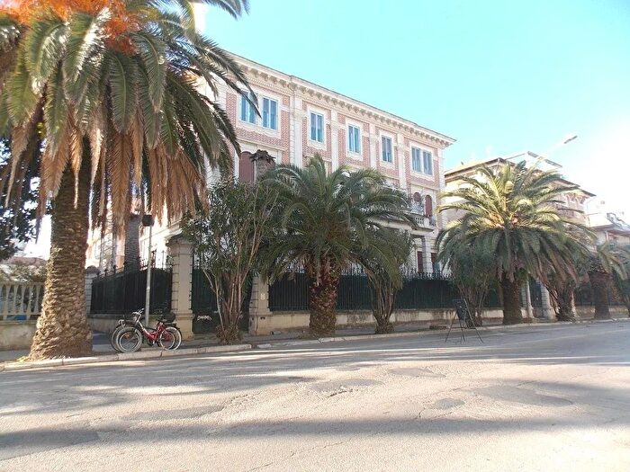 Appartamento con 16 locali in vendita in Via Luigi Dari E Viale Colombo, San Benedetto Del Tronto