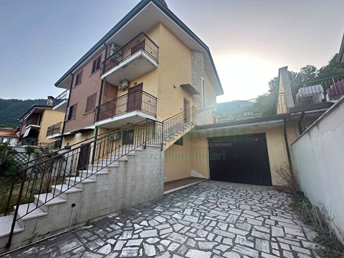 Casa con 6 locali in affitto in Via Borgo Nuovo, Summonte
