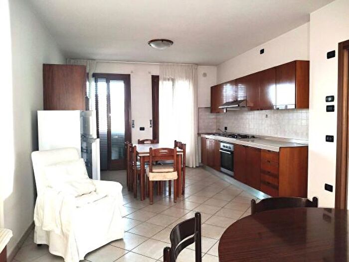 Appartamento trilocale in vendita in Piazza Martiri della Libertà, Rosolina