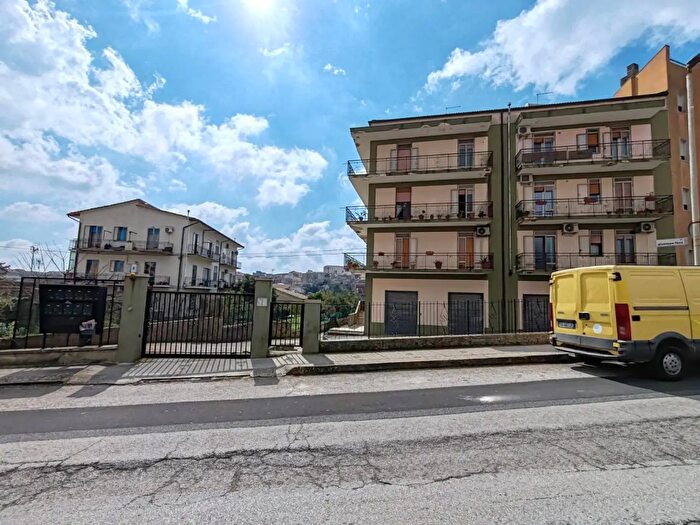 Appartamento con 7 locali in vendita in Via Giuseppe Fava, Palazzolo Acreide