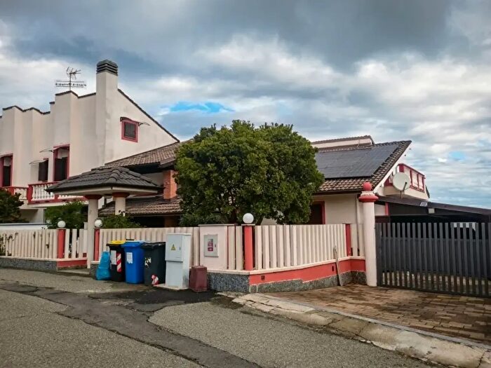 Casa con 7 locali in vendita in Verrua Savoia