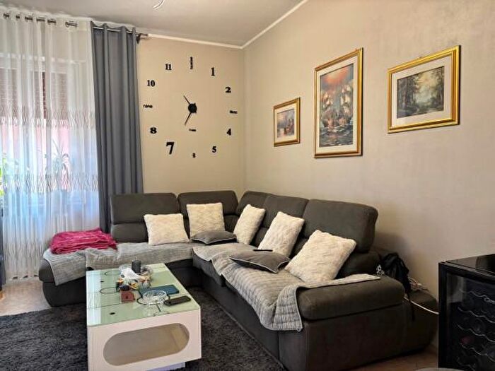 Appartamento trilocale in vendita in Via Giuseppe Veneziani, Piacenza