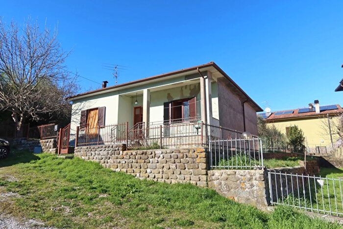 Casa quadrilocale in vendita in Minucciano