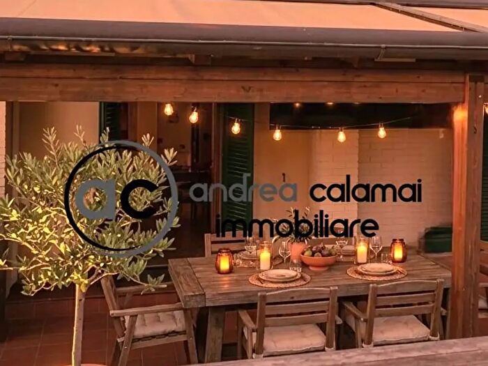 Casa con 6 locali in vendita in Agliana