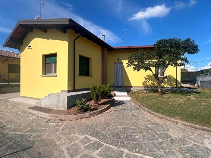 Casa trilocale in affitto in san zino, Centro, Dorno