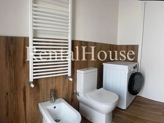 Appartamento bilocale in affitto in Via N Sauro, Arosio