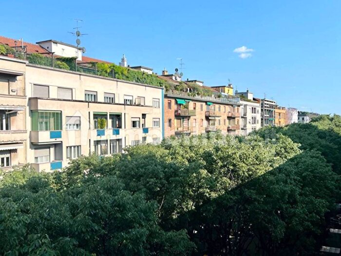 Appartamento trilocale in affitto in Via Teodosio, Città Studi, Milano