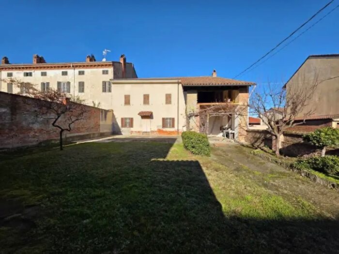Casa con 6 locali in vendita in Strada Alessandria, Casale Monferrato