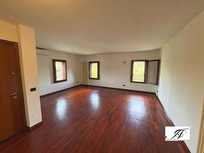 Appartamento trilocale in affitto in Via Giuseppe Vaccari, Viale Verona, Vicenza