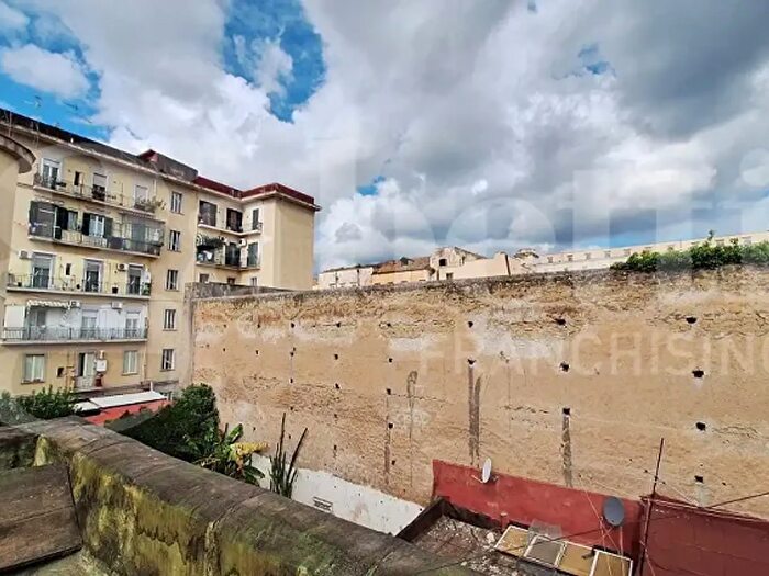 Appartamento bilocale in vendita in Via Annibale De Gasperis, Napoli