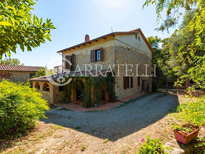 Casa con 6 locali in vendita in Strada Provinciale Voltina, Cinigiano