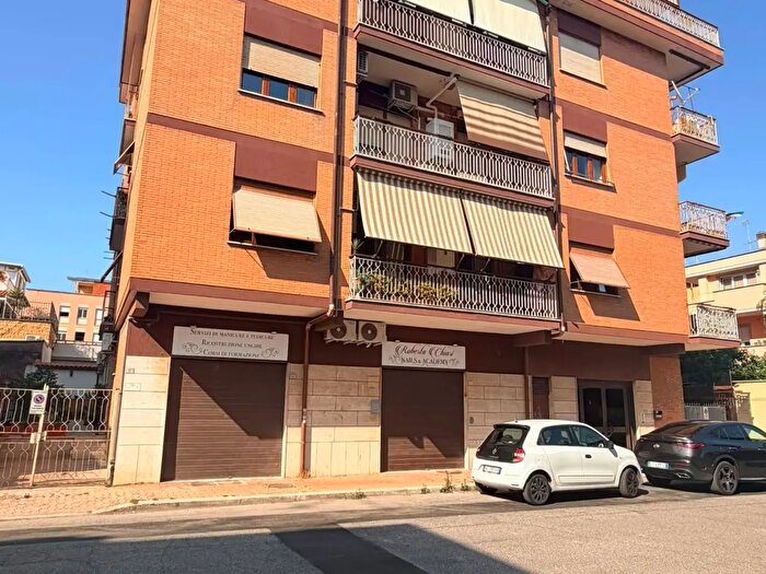 Appartamento con 5 locali in vendita in Via Guglielmo Andreoni, Aprilia