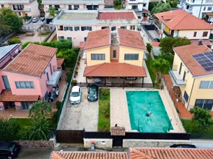 Casa con 5 locali in vendita in Via Vicinale Massariola, Giugliano In Campania