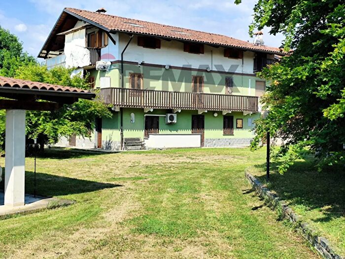 Casa con 12 locali in vendita in Località Grangia Pol, Robassomero
