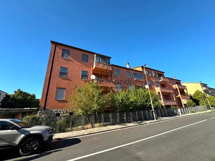 Appartamento trilocale in vendita in Via Tito Sinibaldi, Spoleto