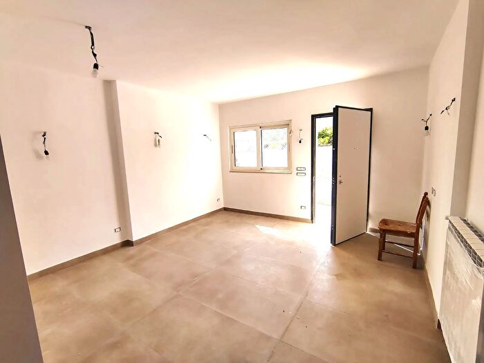 Appartamento trilocale in affitto in Giugliano In Campania