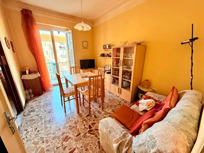 Appartamento trilocale in vendita in Via Giovanni Verneri, Alessandria