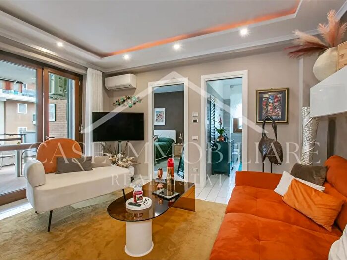 Appartamento trilocale in vendita in Via Marcello Palmisano, Roma