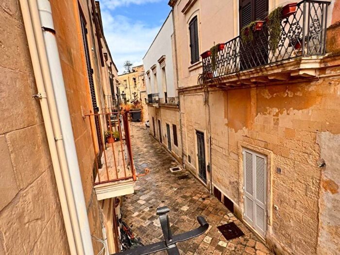 Casa trilocale in affitto in Via Ermenegildo Personé, Centro Storico, Lecce
