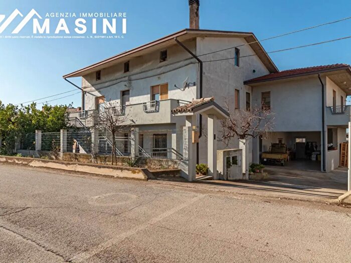 Casa con 10 locali in vendita in Contrada Piane Favaro, Rocca San Giovanni